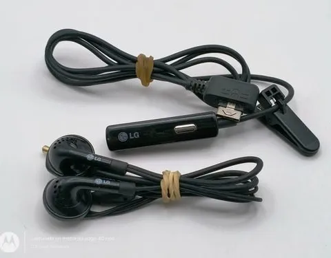 Auriculares LG Manos Libres Con Micrófono Para Celular Retro Negro