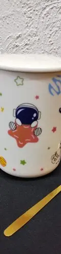 Taza Con Tapa Y Cuchara Figuras De Astronauta  Blanco Astronauta — Decoración vintage (foto 5)