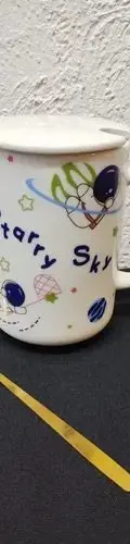 Taza Con Tapa Y Cuchara Figuras De Astronauta  Blanco Astronauta — Decoración vintage (foto 2)