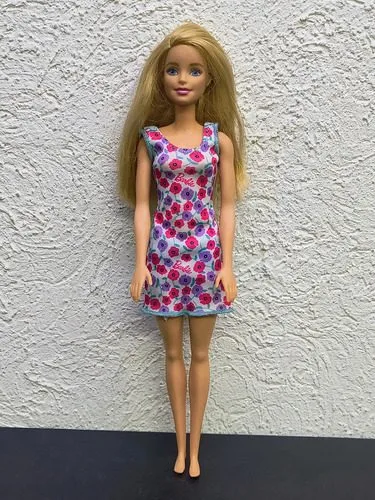 Barbie Doll Básica Mattel Vestido Fondo Blanco 2015 Original — Coleccionables vintage, años NOW