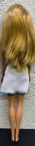 Barbie Doll Básica Mattel Vestido Fondo Blanco 2015 Original — Coleccionables vintage, años NOW (foto 2)
