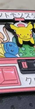 Pin/broche Pokémon Máquina Expendedora Japones Movible Metal Rosa Pin/broche Pokémon Máquina Expendedora Japonés Movible Metal 4cm — Coleccionables vintage, años NOW (foto 2)