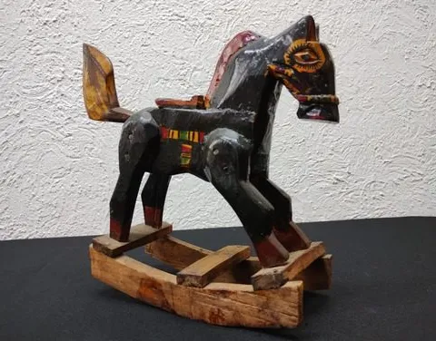 Caballito Mecedora Vintage Madera Artesanal Pintado A Mano Multicolor