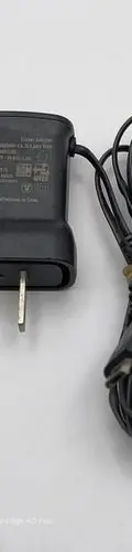 Cargador Samsung 0.7amp Micro Usb Mod. Eta0u10jbs Vintage Negro — Tech vintage, años NOW