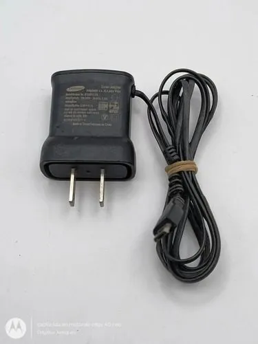 Cargador Samsung 0.7amp Micro Usb Mod. Eta0u10jbs Vintage Negro