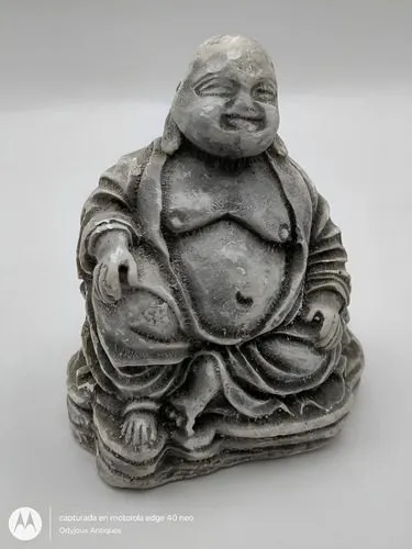 Estatua Buda Gordo Y Sonriente De La Suerte Artesanal D Yeso Gris