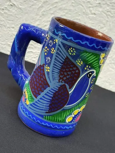 Taza De Arcilla Mexicana Decorada Pájaros Hecha A Mano Azul Taza De Arcilla Mexicana Decorada Pájaros Hecha A Mano Artesanía — Decoración vintage