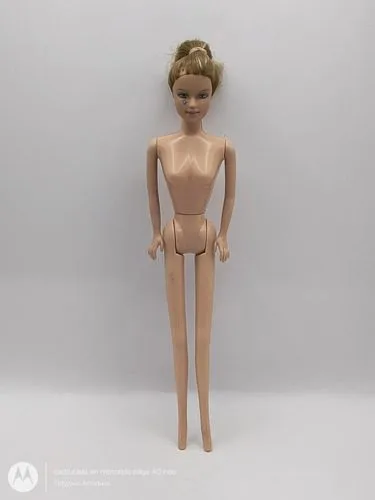 Muñeca Tipo Barbie Retro China Cabello Castaño Ojos Verdes — Coleccionables vintage