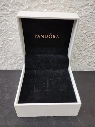 Caja/estuche Especial Para Anillos Pandora Re-pro Usada Blanco — Coleccionables vintage