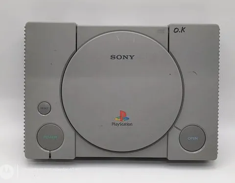 Consola Playstation 1 Fat Par Reparar/refaccion Solo Cerebro Gris