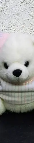 Oso Blanco De Peluche Con Pijama De Rayas Rosa Y Gorro Blanco — Coleccionables vintage, años 90s
