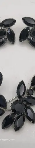 Aretes Con Broche/pin De Flor En Cristaleria Zirconia Negro Negro
