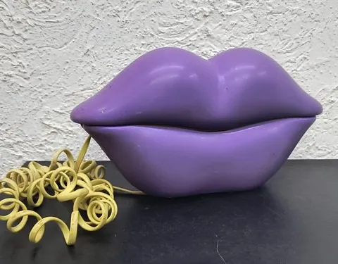 Teléfono Alámbrico Labios Morados Onix Kiss Phone No Funcion Violeta