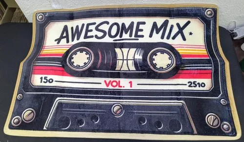 Alfombra De Bienvenida Retro Cassette Awesome Suave 60x90cm 60 Cm 90 Cm Rojo/negro/amarillo — Audio vintage, años NOW