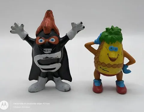 Par Figuras Frutas Boing Vintage 90's Piña Y Fruta Incógnita