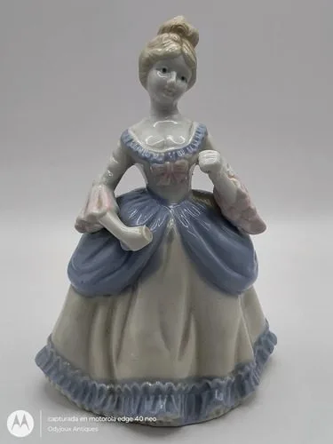 Figura De Porcelana Dama Victoriana Vintage Antigua  80's Beige Con Azul — Coleccionables vintage, años 80s