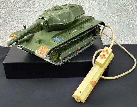 Tanque De Guerra Clim T-206 Metal Lanza Ventosas Vintage 70s Verde Musgo