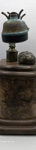 Teléfono Antiguo Madera Y Bronce Disco Rotatorio Colección Marrón — Tech vintage, años 50s (foto 4)