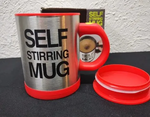 Taza Termo Mezcladora Automática Con Tapa Pilas 350ml Roja Rojo