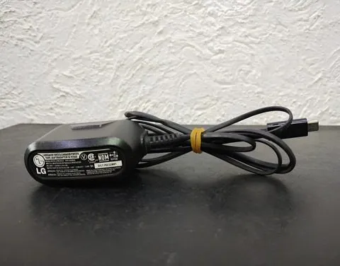 Cargador LG Modelo Sta-u35wd2 Usado Original  Negro