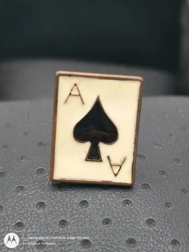 Pin Vintage As De Picas Retro Años 90's Original Usado 2cm Negro Pin Vintage As De Picas Negro Retro Años 90's Original Usado — Coleccionables vintage, años 90s