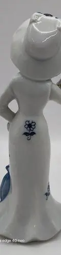 Mujer De Porcelana Victoriana Vintage Con Paraguas Sombrero — Decoración vintage (foto 6)