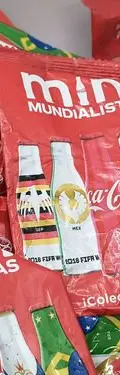 Lote 35pz Botellitas Mini Mundialistas Coca Cola Rusia 2018 Mini Mundialistas Coca Cola Rusia 2018 Dañadas Aplastadas — Coleccionables vintage, años NOW (foto 7)