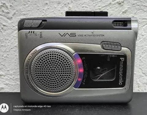 Grabadora Portátil De Cassette Panasonic Rq-l30 Con Detalle