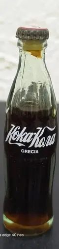 Mini Botella Vintage Coca Cola Grecia 8cm Retro 90's — Coleccionables vintage, años 90s (foto 4)