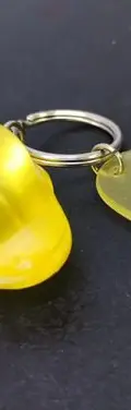 Llavero Ballena Con Luz Six Flags México Amarillo Usado Amarillo — Coleccionables vintage