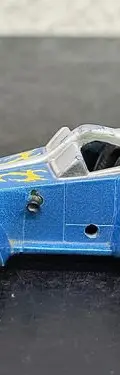 Carrito Maisto Tork Twist Car Blue Yellow Flames Incompleto Azul Acero — Coleccionables vintage, años NOW (foto 3)