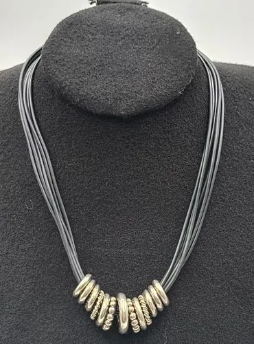 Collar Deslizante Aros Variados Acero Inox Cordones Caucho Plateado Con Negro