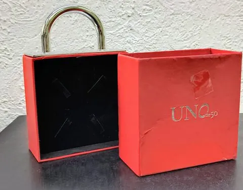 Caja/estuche Para Joyería Marca Uno De 50 Usado Original Rojo