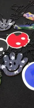 13 Collares Largos Mano Calavera Tenis Ancla Lote Economicos Negro — Coleccionables vintage, años NOW (foto 2)