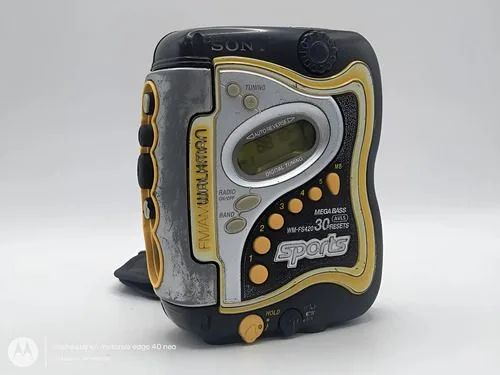 Sony Walkman Sports Wm-fs420 Solo Funciona Radio Reparar/pz Amarillo Con Negro — Audio vintage, años 80s
