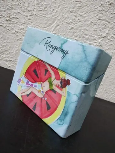 Caja Metálica Promocional Saba Rongrong Mujer Bikini Piscina