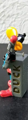 Figura Looney Tunes Pato Lucas Rockstar Pvc 1995 Pluma — Coleccionables vintage, años 90s (foto 2)