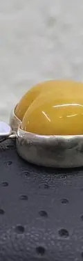Dije De Corazón Tallado En Ámbar Montado En Plata Ley .925 Amarillo — Coleccionables vintage (foto 7)