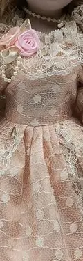 Muñeca De Porcelana Rubia Vestido Encaje Rosa Bolso Vintage — Coleccionables vintage, años 80s (foto 4)