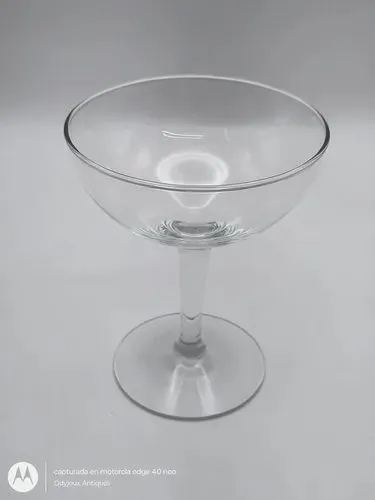 Copa De Champagne Y Vino Vintage De Cristal Facetado Retro