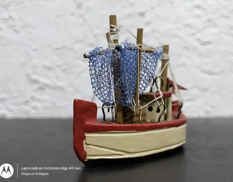 Barco De Madera Miniatura Hecho A Mano En China Vintage 90's Beige