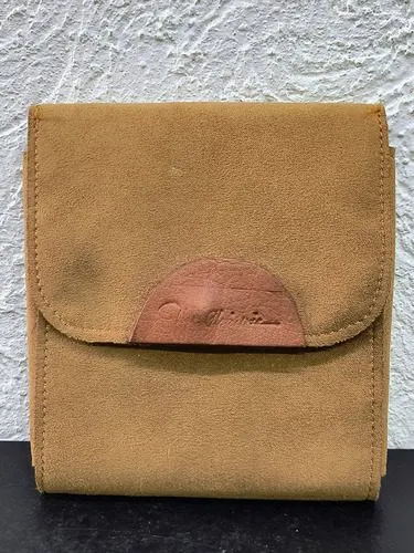Estuche Exhibidor De Joyería Para Collar En Gamuza Y Piel Camel