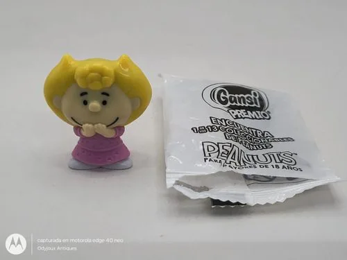 Figura Gansipremio Peanuts Snoopy Sally Brown 2026 Marinela