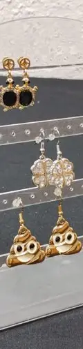 Exhibidor Aretes Placa Transparente Acrílico 19cm Lote 7pzs Blanco — Coleccionables vintage