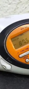 Radio Sony S2 Sport Radio Tv/weater/fm/am Walkman Srf-m80v Blanco Con Naranja — Audio vintage, años 90s
