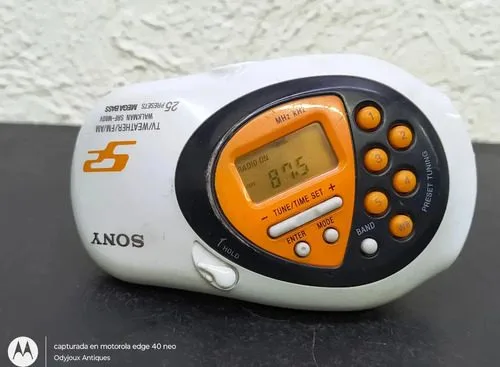 Radio Sony S2 Sport Radio Tv/weater/fm/am Walkman Srf-m80v Blanco Con Naranja — Audio vintage, años 90s