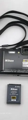 Cámara Digital Nikon Coolpix Aw130 Waterproof 16mpx No Sirve Negro — Tech vintage, años NOW (foto 2)