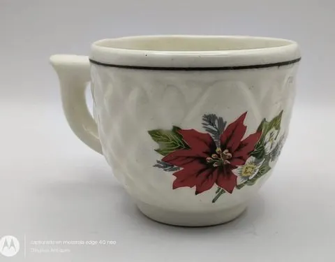 Taza Navideña Con Flor De Nochebuena Cerámica Vintage 300ml Beige Taza Navideña Con Flor De Nochebuena De Cerámica Vintage 300ml