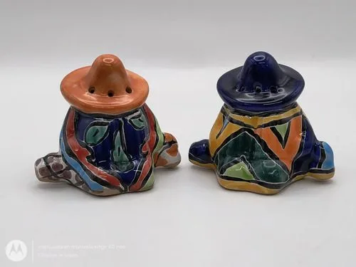 Par De Saleros Cerámica De Talavera Panchito Durmiendo 7cm Multicolor — Decoración vintage