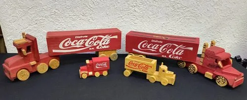 Lote Coca Cola Camiones De Madera 4-pack Varios Tamaños — Coleccionables vintage